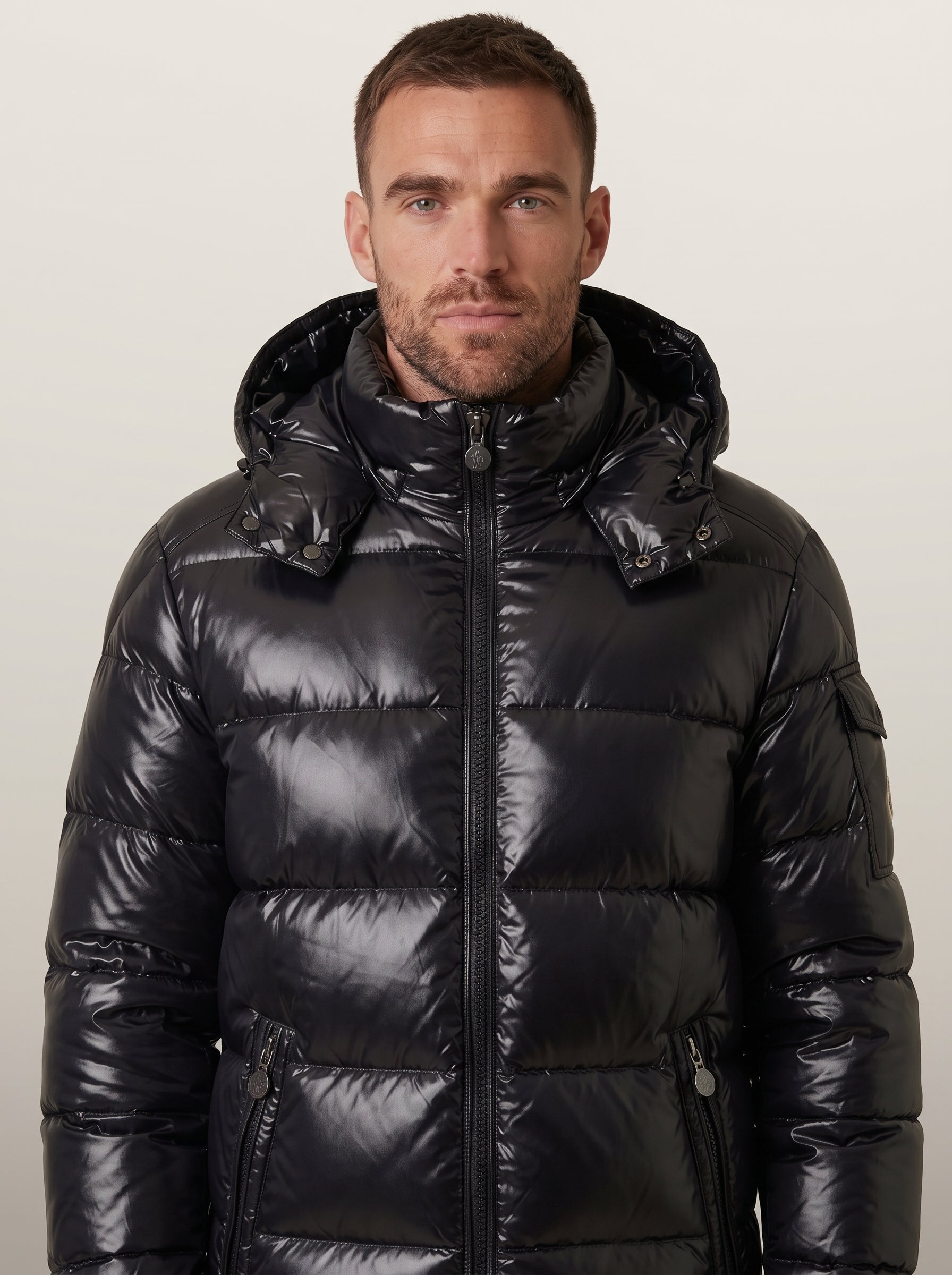 dipni mens hooded puffer jacket winter zwart model hood up 02