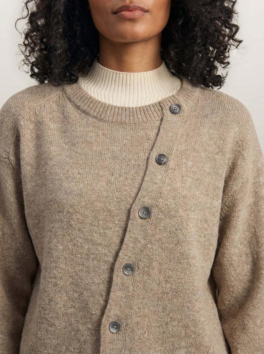 dipni-womens-chunky-knit-cardigan-beige-shot03-detail.jpg